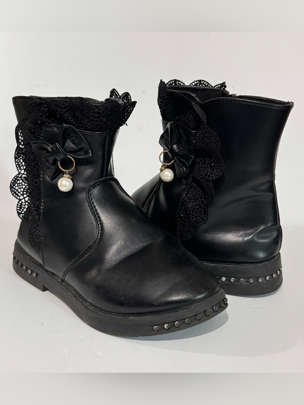 Girls 4.5 Black Lace-Trim Pearl Charm Boots -